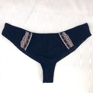 🧡 Victoria’s Secret Black Cheekini Panty 🧡